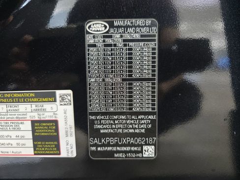 Used 2023 Land Rover Range Rover Long Wheelbase SE image 34