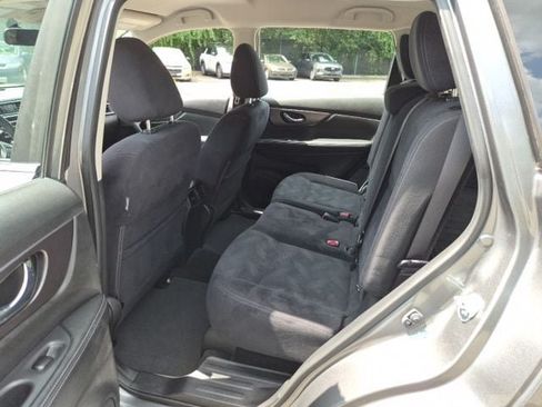 Used 2016 Nissan Rogue S AWD/4WD image 13
