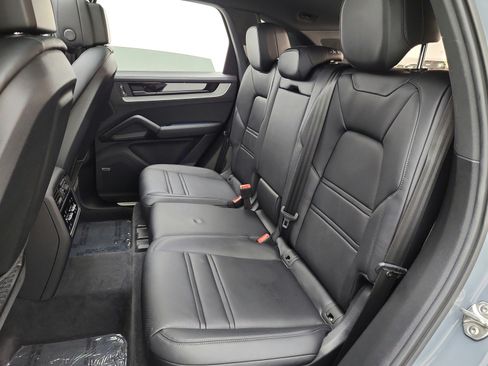 Used 2024 Porsche Cayenne S AWD/4WD image 15