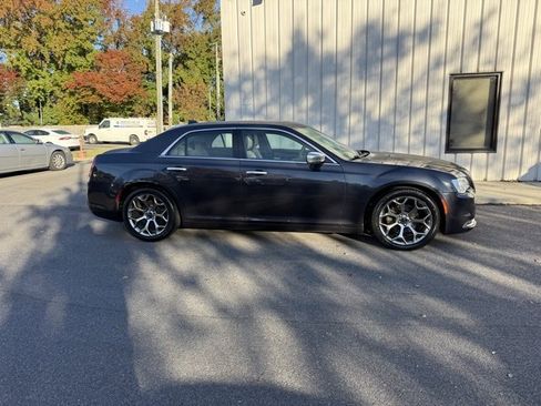 Used 2016 Chrysler 300 C Platinum w/ Safetytec Plus Group image 2