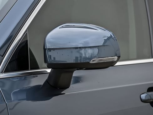 Used 2025 Volvo XC90 T8 Plus w/ Protection Package Premier image 13