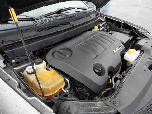 Used 2012 Dodge Journey SXT w/ Flexible Seating Group image 31