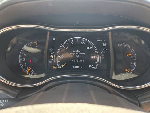 Used 2018 Jeep Grand Cherokee Overland RWD image 32