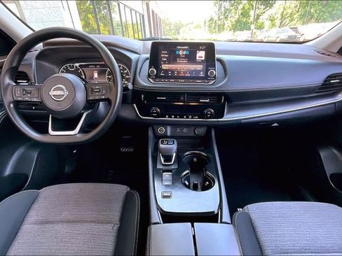 Used 2022 Nissan Rogue SV FWD image 7