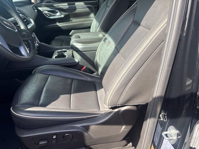 Used 2024 GMC Yukon XL SLT w/ SLT Luxury Package AWD/4WD image 8