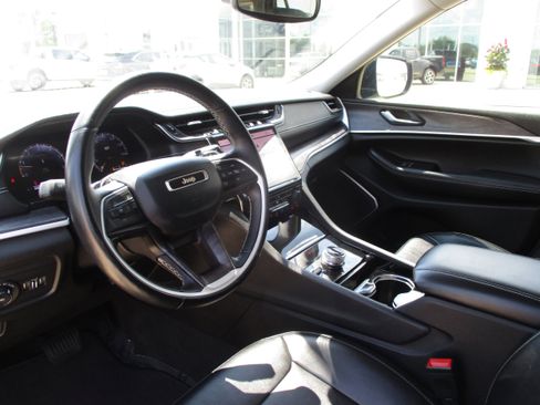 Used 2022 Jeep Grand Cherokee L Limited image 16