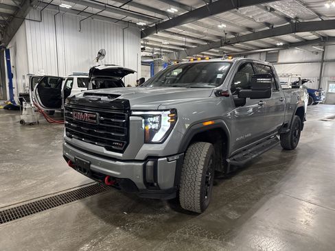 Used 2024 GMC Sierra 2500 AT4 w/ AT4 Preferred Package AWD/4WD image 6