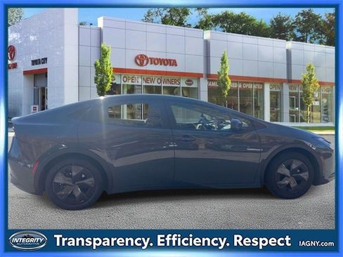Certified 2024 Toyota Prius LE image 5