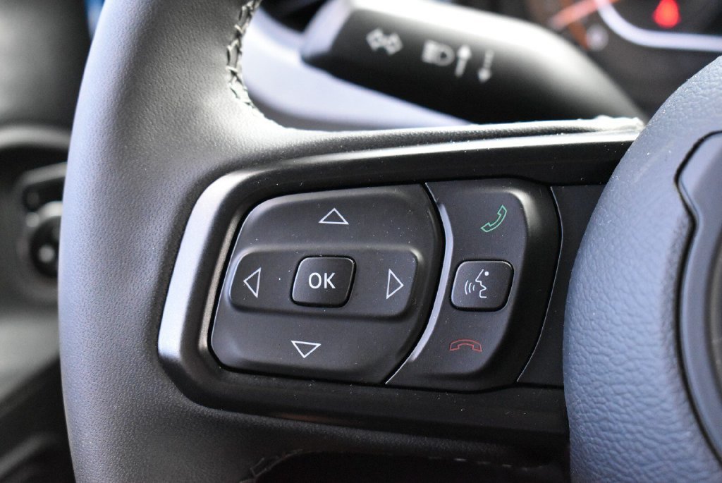 Used 2025 Jeep Wrangler Sport AWD/4WD image 19