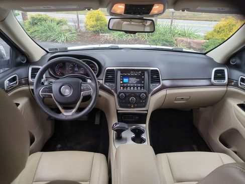 Used 2014 Jeep Grand Cherokee Limited w/ Trailer Tow Group IV image 9