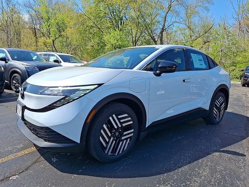 New 2026 Nissan Leaf SV+ w/ Illuminated Package FWD image 2