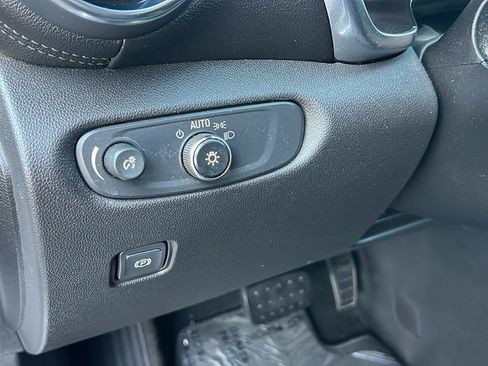Used 2020 Chevrolet Blazer LT FWD image 14