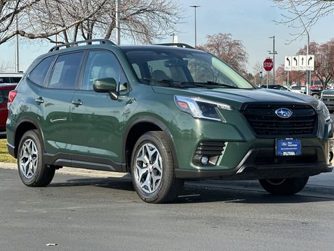 Used 2024 Subaru Forester Premium image 9