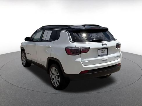 Used 2025 Jeep Compass Limited image 11