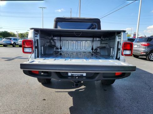 Used 2022 Jeep Gladiator Sport image 35