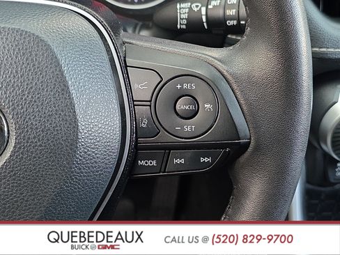 Used 2022 Toyota RAV4 XLE Premium FWD image 14