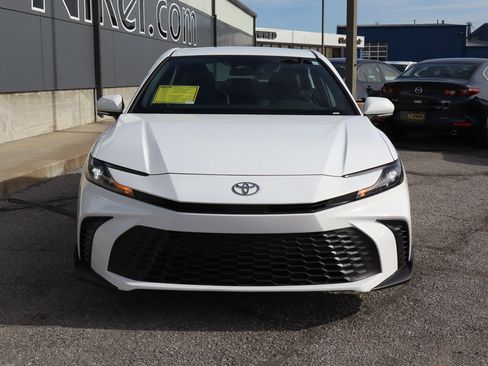 Used 2025 Toyota Camry SE image 2