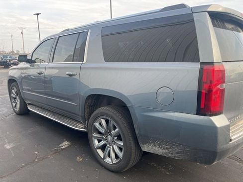 Used 2020 Chevrolet Suburban Premier image 3