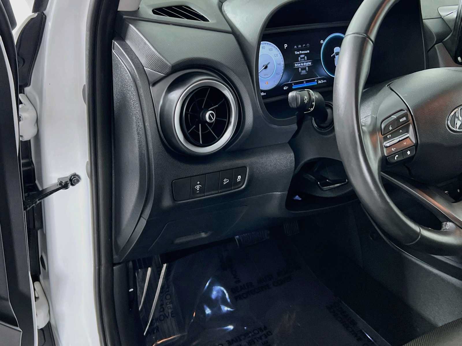 Certified 2023 Hyundai Kona Limited AWD/4WD image 10
