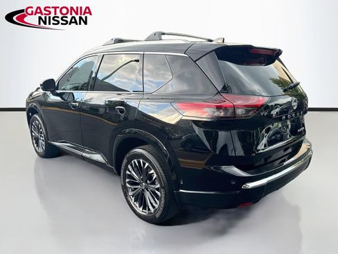 Used 2025 Nissan Rogue Platinum w/ Platinum Premium Package FWD image 6