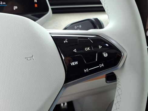 New 2025 Volkswagen ID. Buzz Pro S Plus image 18