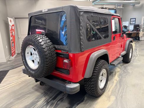 Used 2005 Jeep Wrangler Unlimited w/ Security Group AWD/4WD image 31