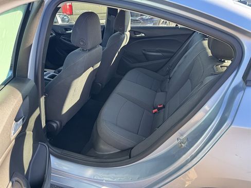 Used 2018 Chevrolet Cruze LS w/ LS Fleet Convenience Package image 17