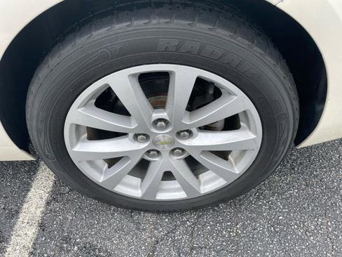 Used 2014 Chevrolet Malibu LT image 9