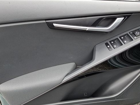 Used 2023 Kia Niro EX Touring image 12