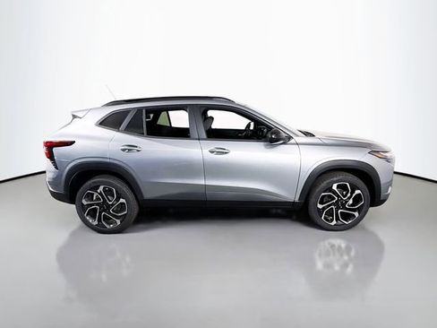 New 2026 Chevrolet Trax RS w/ Driver Confidence Package FWD image 5