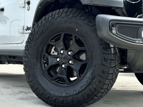Used 2021 Jeep Gladiator Sport AWD/4WD image 10