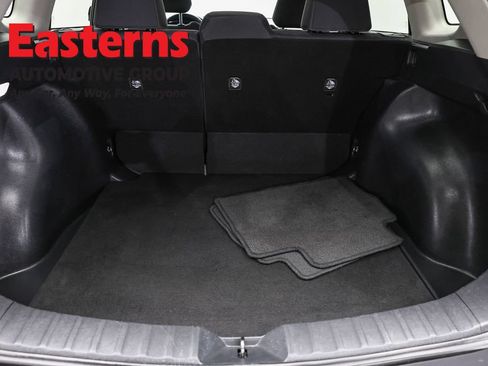 Used 2025 Toyota Corolla Cross LE FWD image 9