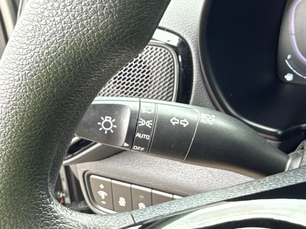 Used 2023 Kia Soul S FWD image 38