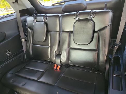 Used 2021 Ford Explorer XLT w/ Equipment Group 202A AWD/4WD image 13