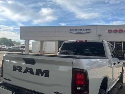 Used 2025 RAM 2500 Big Horn AWD/4WD image 4