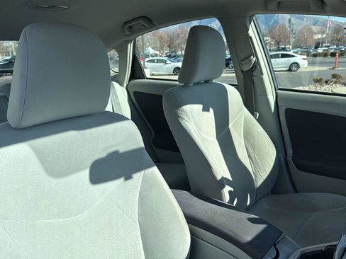 Used 2011 Toyota Prius Three image 30
