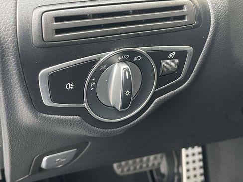 Used 2022 Mercedes-Benz GLC 300 4MATIC w/ AMG Line image 19