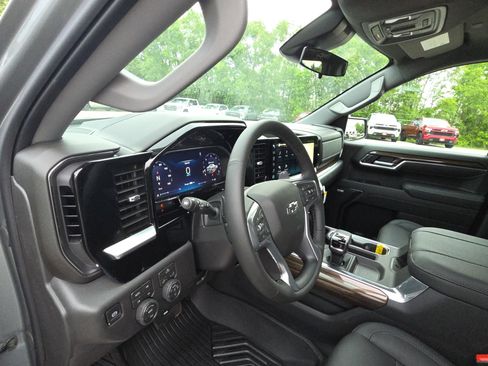 New 2026 Chevrolet Silverado 1500 RST AWD/4WD image 15