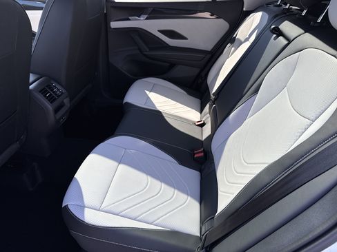 New 2025 Volkswagen Tiguan SE image 23