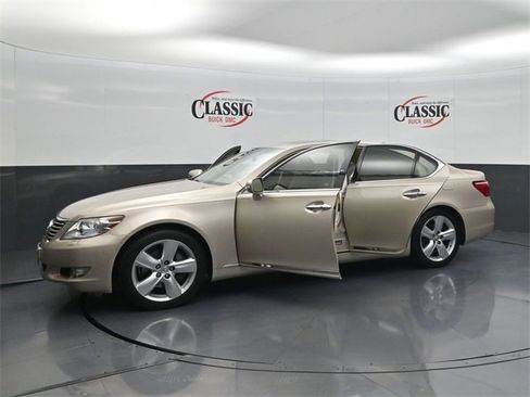 Used 2011 Lexus LS 460 image 32