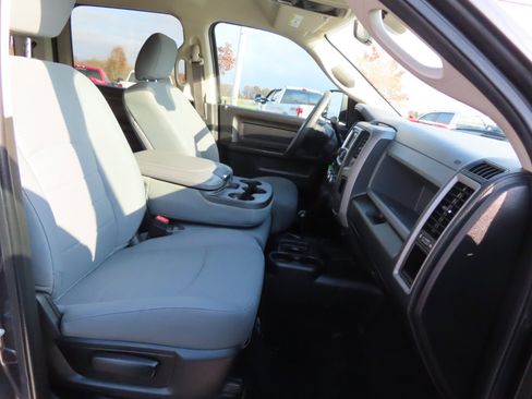 Used 2018 RAM 2500 Tradesman w/ Chrome Appearance Group image 47