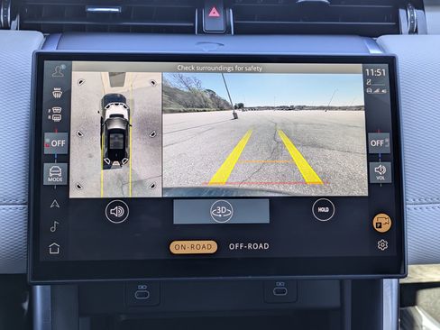 Used 2025 Land Rover Discovery Sport Dynamic SE image 15