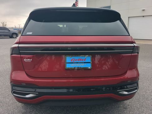 Used 2024 Lincoln Nautilus Reserve image 14