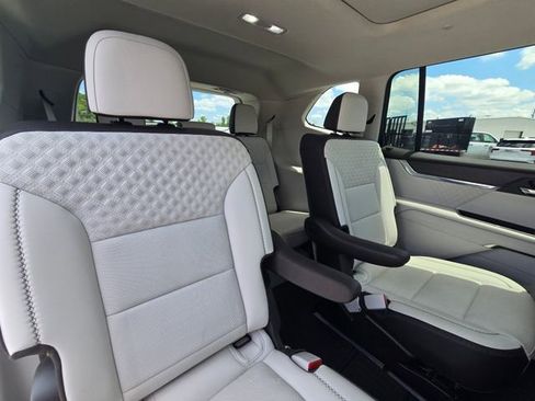 Used 2024 GMC Acadia Denali FWD image 17