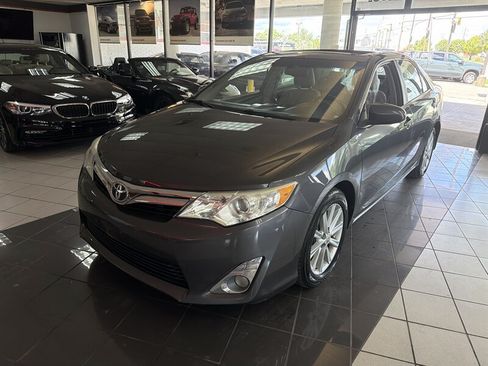 Used 2012 Toyota Camry XLE w/ Convenience Pkg FWD image 1