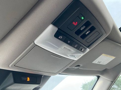 Used 2021 Nissan Rogue SV w/ Premium Package image 26