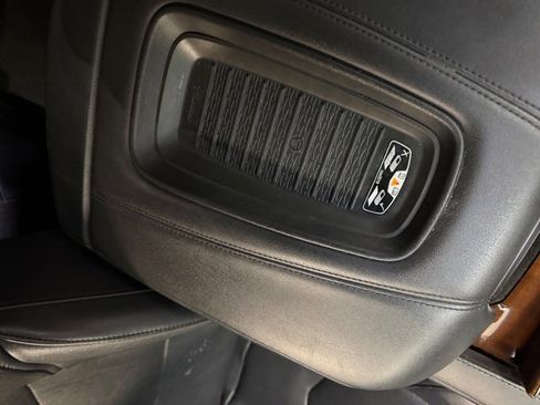 Used 2019 Cadillac Escalade Luxury image 25