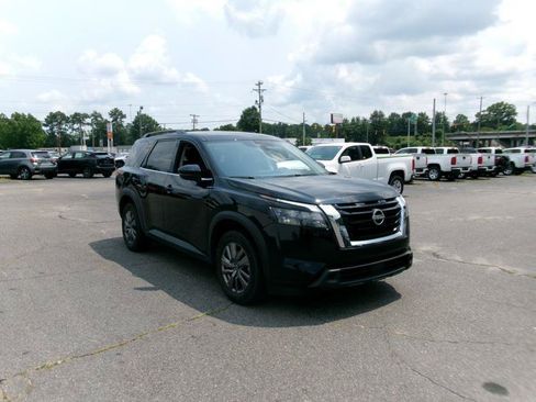Used 2025 Nissan Pathfinder SV AWD/4WD image 4