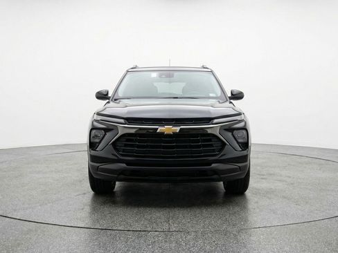 Used 2025 Chevrolet TrailBlazer LT FWD image 2