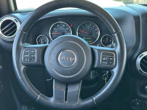 Used 2016 Jeep Wrangler Unlimited Sahara w/ Connectivity Group AWD/4WD image 20